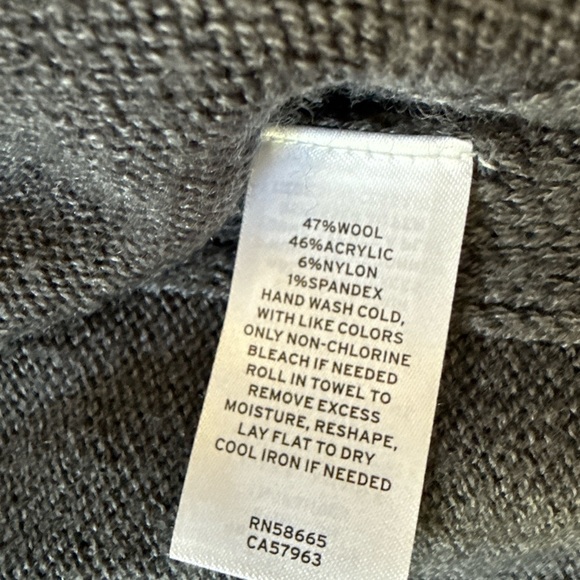 Nordstrom Wool Blend Gray Ribbed Crew Neck Sweater – Size Small - Picture 6 of 6